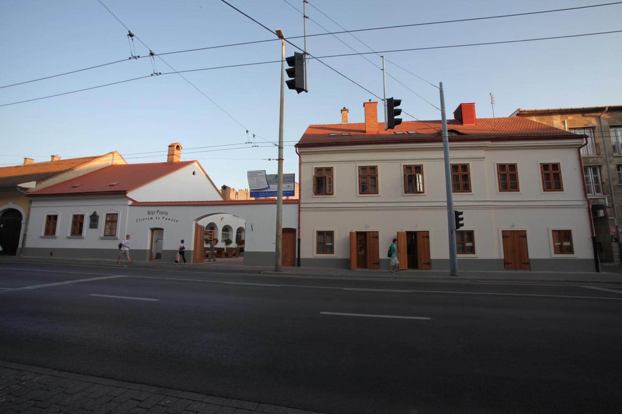 Regi Posta Etterem Es Fogado Hotel Debrecen Exterior photo